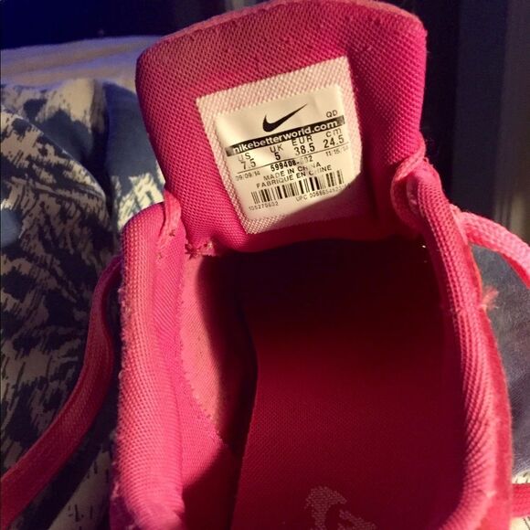 Nike shoes in pink - Picture 4 of 4